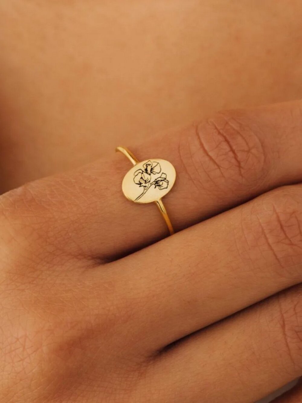 BRAND NEW Caitlyn Minimalist Dainty Flower Ring - Size 6 - Gold - Dandelion